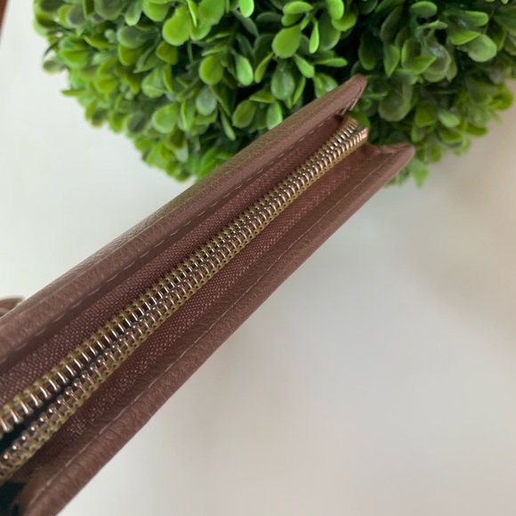 Soft Pink zip Journal - Picture 3 of 11